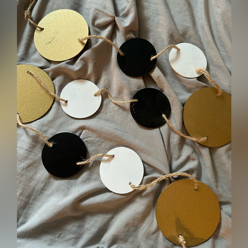 CIRCLE GARLAND